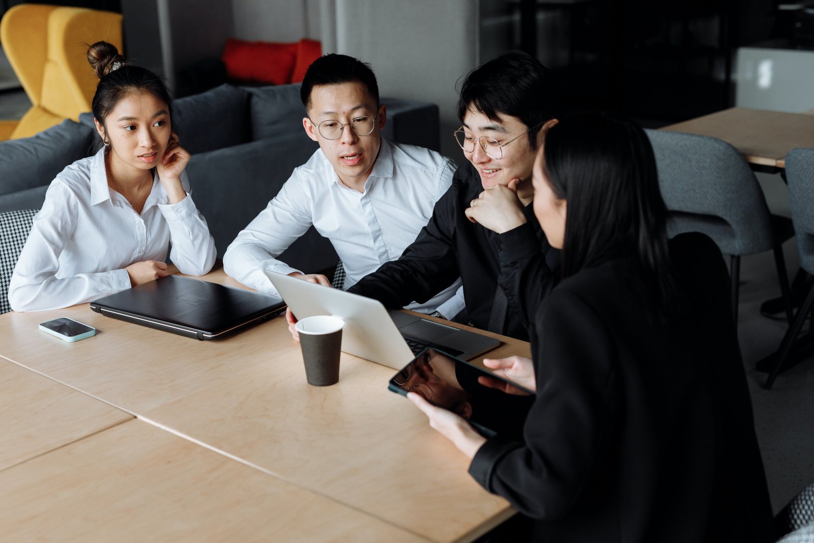 5 Ways To Boost Your Confidence (In The Workplace)